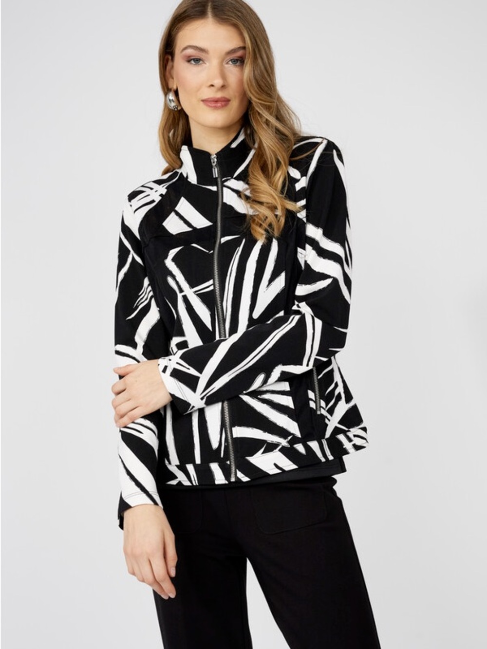 Frank Lyman Design Black & White Abstract Zip Jacket